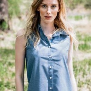 NWT Tradlands Highland Chambray Tank - S